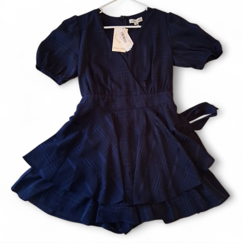 Allison + Kelly shorts romper. Navy Blue. Size Medium NWT